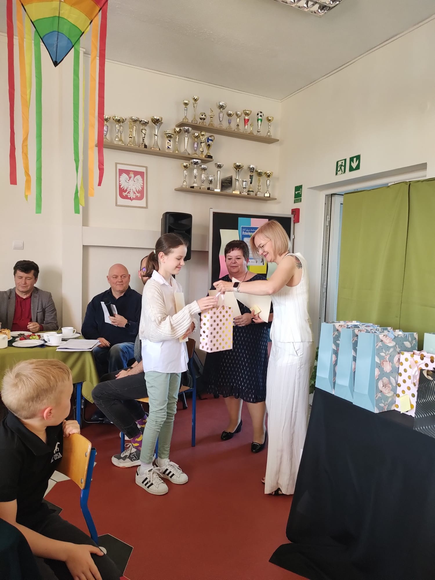 ✒️ Julia z klasy 5b oczarowała słowem! Wyróżnienie w konkursie literackim! 📚🌟