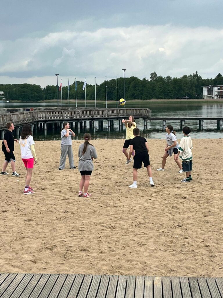 🏖️Integracja i Słoneczny Relaks: Dzień Dziecka z Klasą 6b!🌞