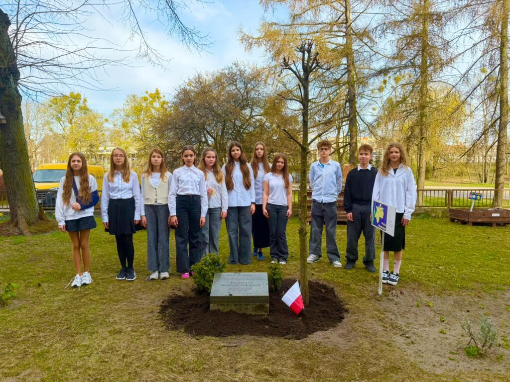 Pamięć zakorzeniona w historii