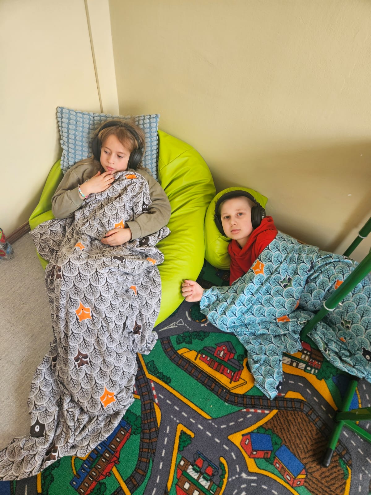 🎧 Słyszymy więcej! – Trening słuchowy w Czternastce 🧠✨